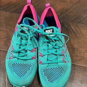 Nike Women's Turquoise and Fuchsia Athletic Shoes
